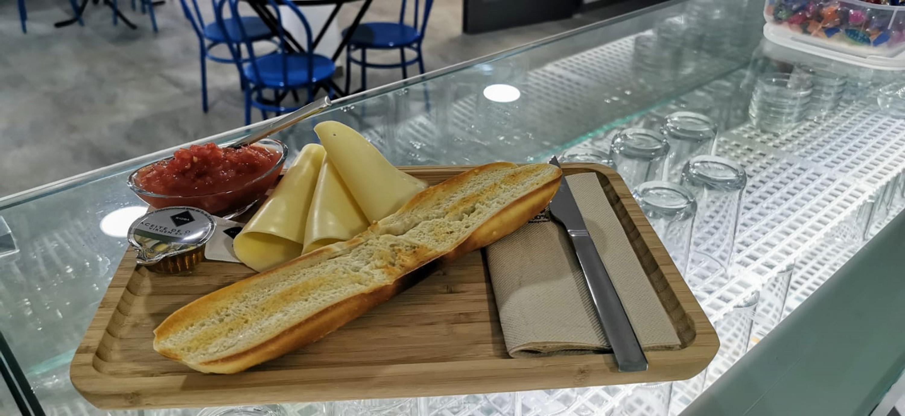 Hostal El Mercat 比利亚霍约萨 外观 照片